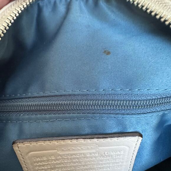 Coach White Leather Shoulder Bag with Silver Hardware Chain Detail - Picture 16 of 16